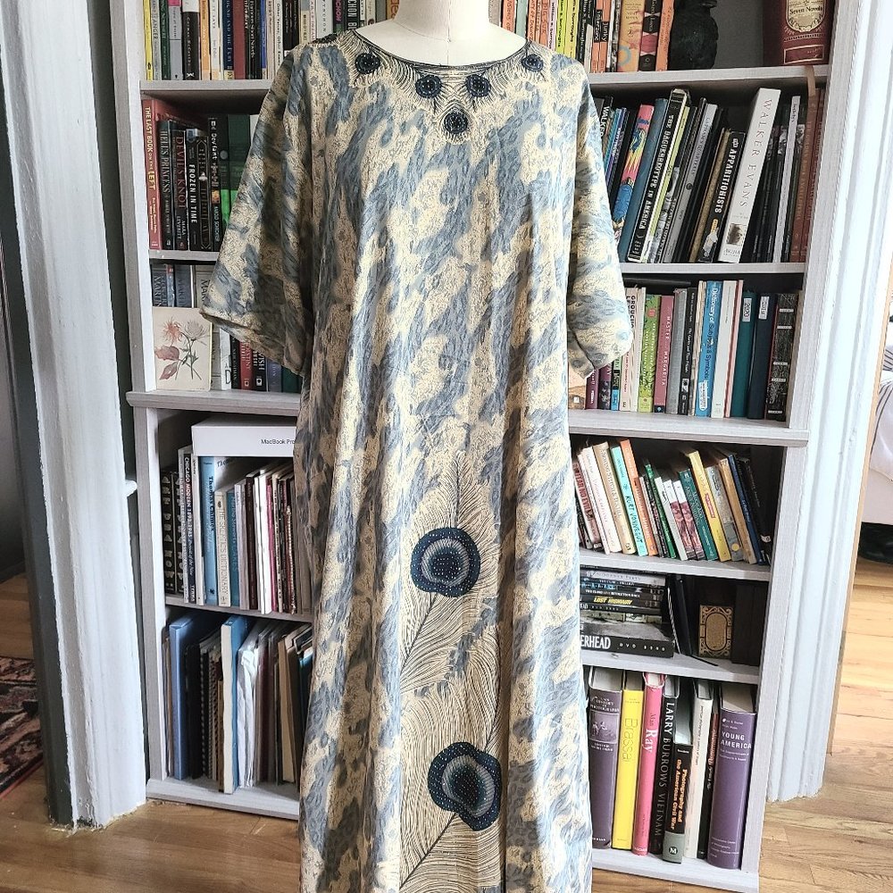Kaftan with Feather Pattern